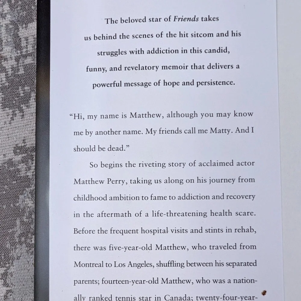 Friends Lovers and the Big Terrible‎ Thing Matthew Perry Memoir Hardcover 2022